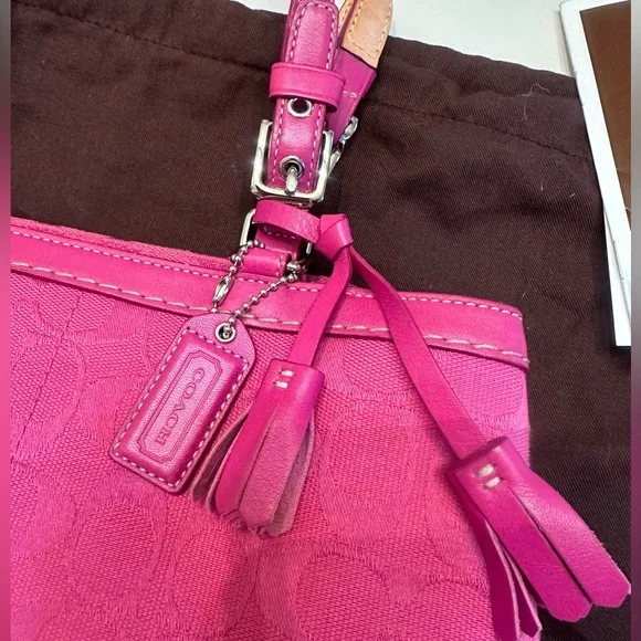 Pink Coach Authentic Signature Handbag - Picture 2 of 8